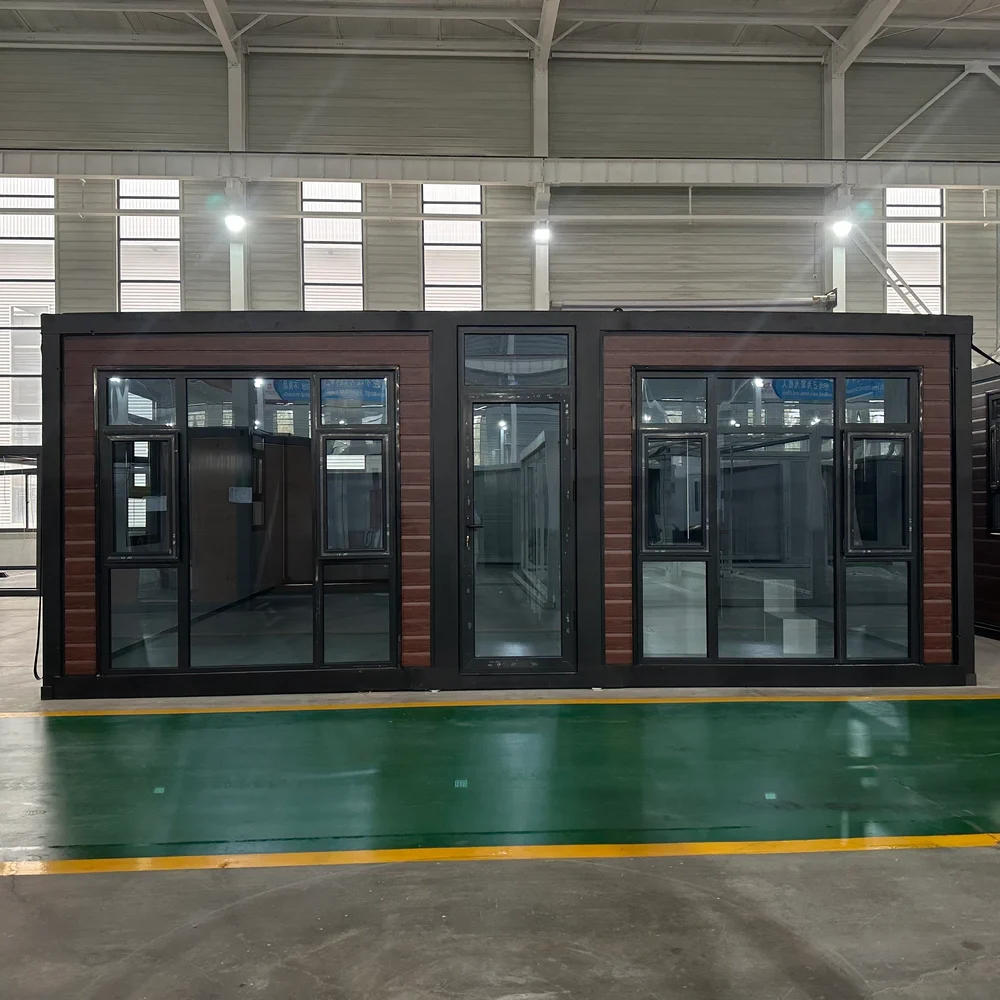 Qinbo Modern 30 — Wood-look exterior — front view Wood-look front elevation with a central entrance and large glazed panels on both sides.